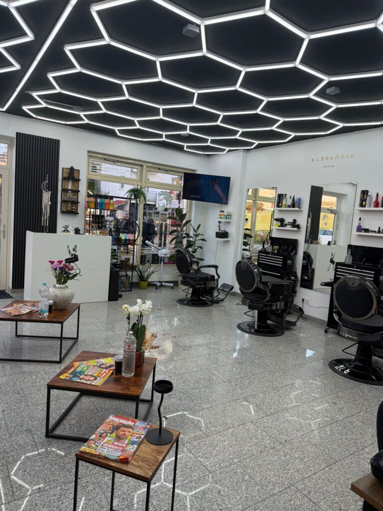 Neuer Friseursalon in Dornstadt: ELEGANCIA STYLE für Damen & Herren. Moderne Stylings, zentrale Lage, schnelle Kasse. Jetzt Termin sichern!